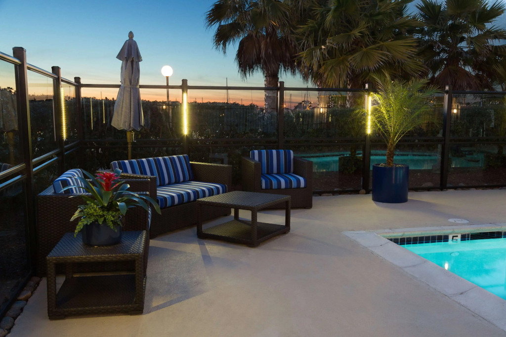 The Marina Inn on San Francisco Bay