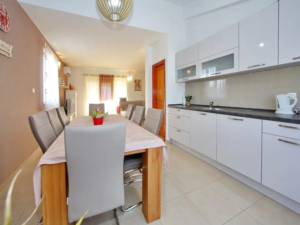 Modern Apartment With big Roofed Terrace, Garden, Near the Sea