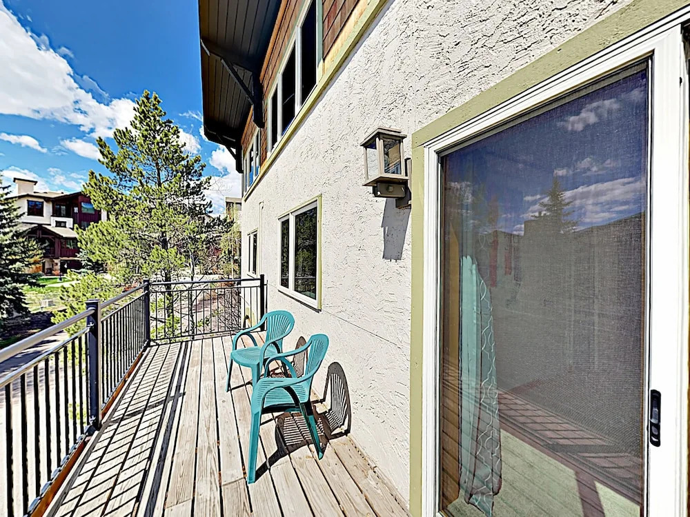 Ski Trail Apartment 2320 by RedAwning