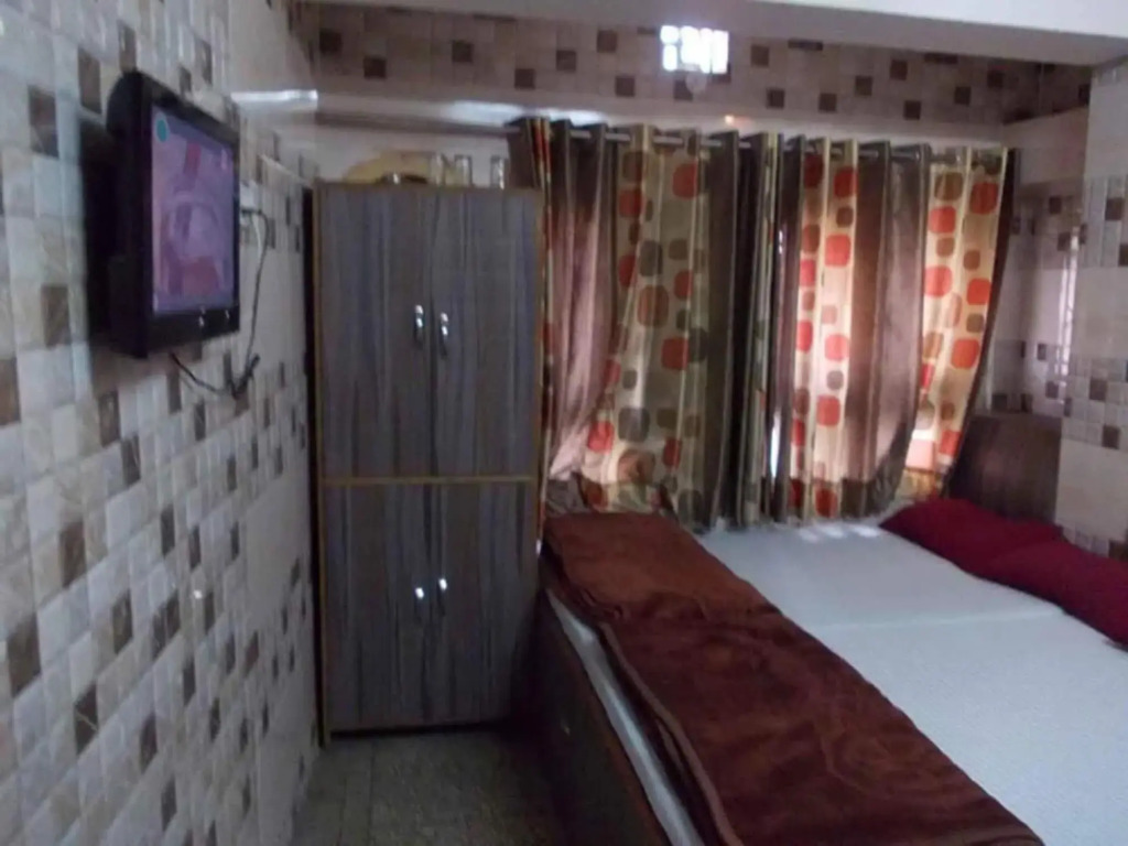Ajanta Hotel 100 Mtrs Railway Station & 400 Mtrs Dargah
