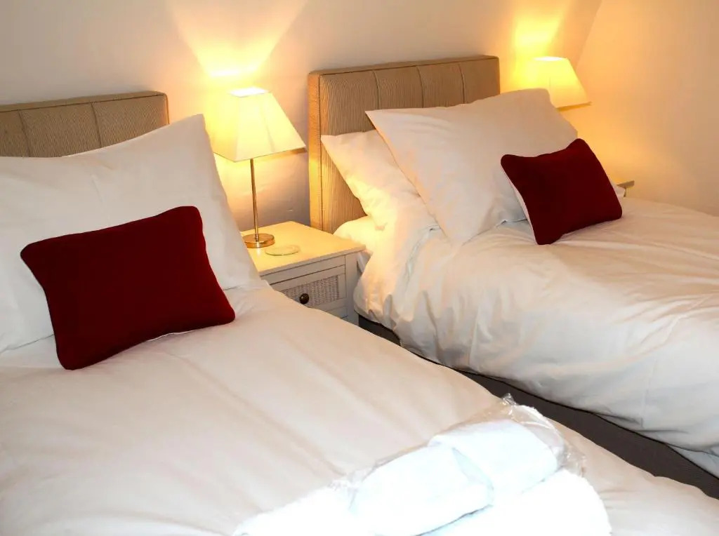 Cotswolds Valleys Accommodation - Bell Apartments - Exclusive use one and two bedroom family holiday apartments 3 available