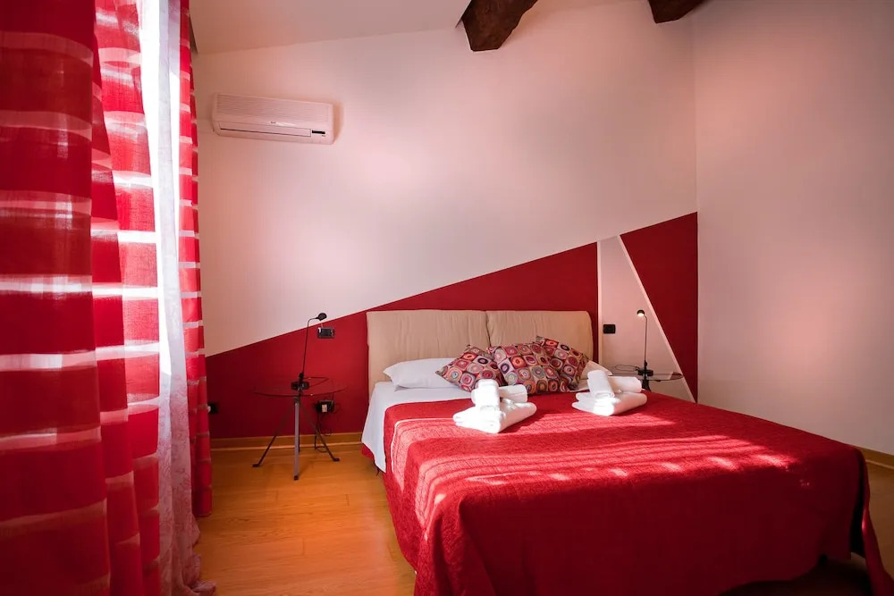 Verona For Rent Red Theater