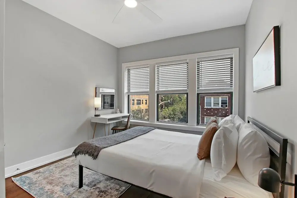 3BR Well-Furnished Apt - Kedzie 3F