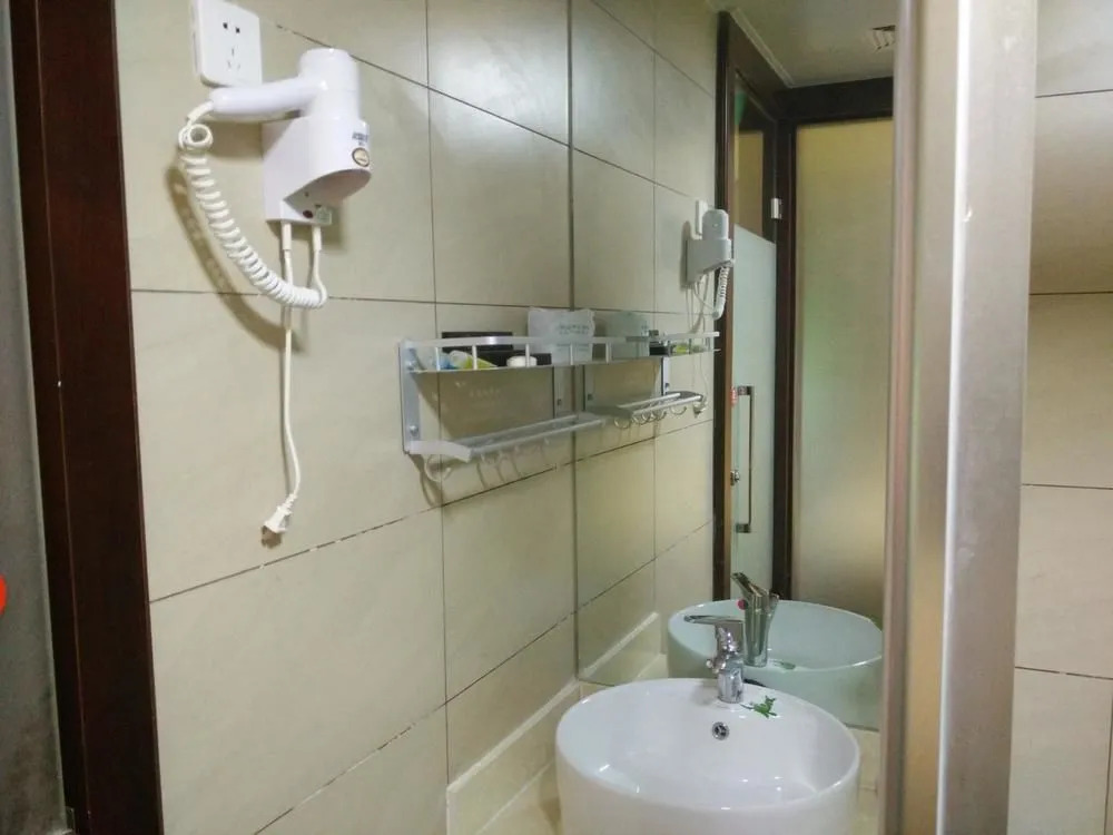 Jinmen Yiyi Cultural Theme Hotel (Tianjin HongQiNanLu Subway Station)