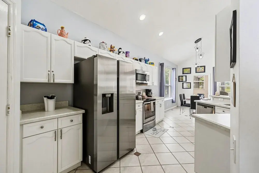 8213 Fan Palm Way