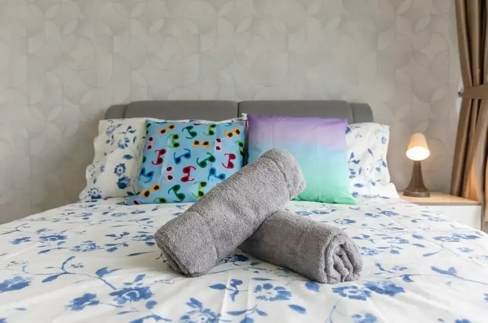 3BR D'pristine Suite Near Legoland, Stunning Views