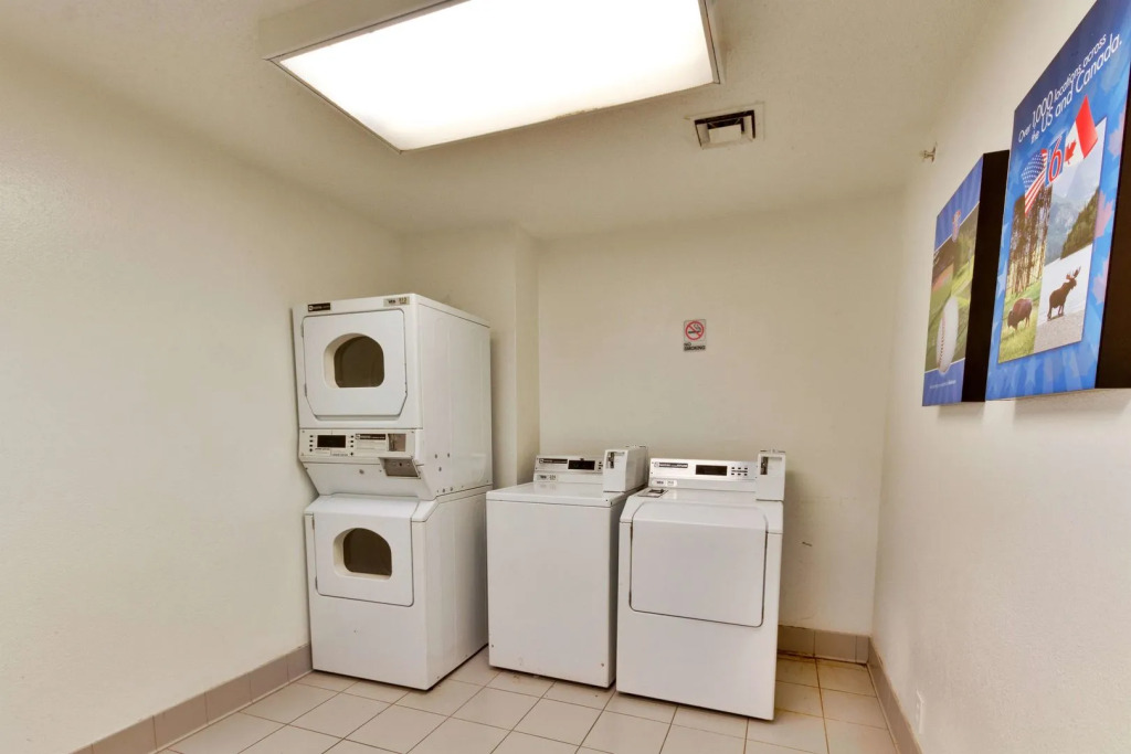 Motel 6-Lewisville, TX - Dallas