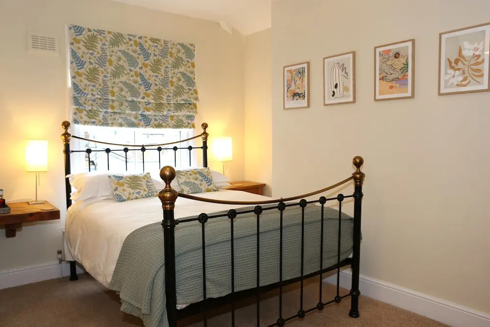 The Waves: Yorkshire Coast B&B
