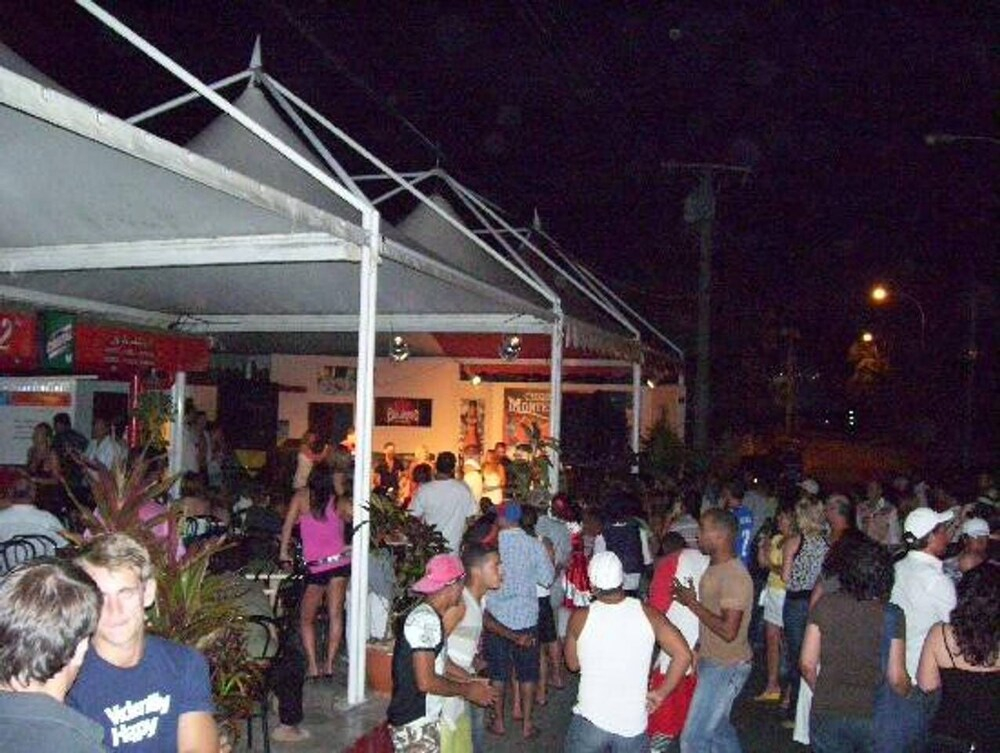 Casa Onna - Downtown Varadero, Short Walk to Beach