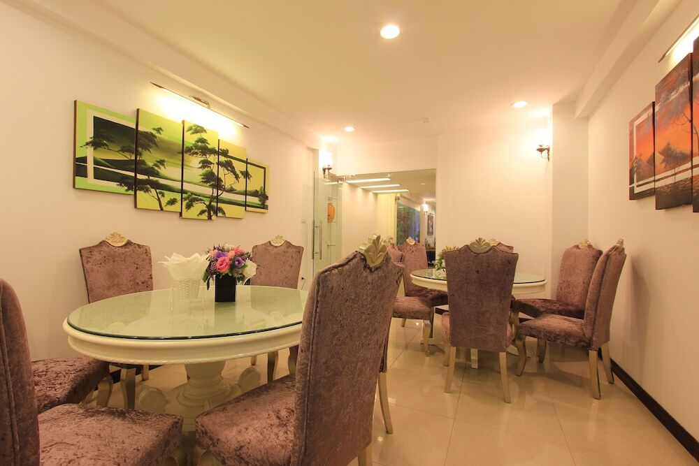 Iris Legend Hotel
