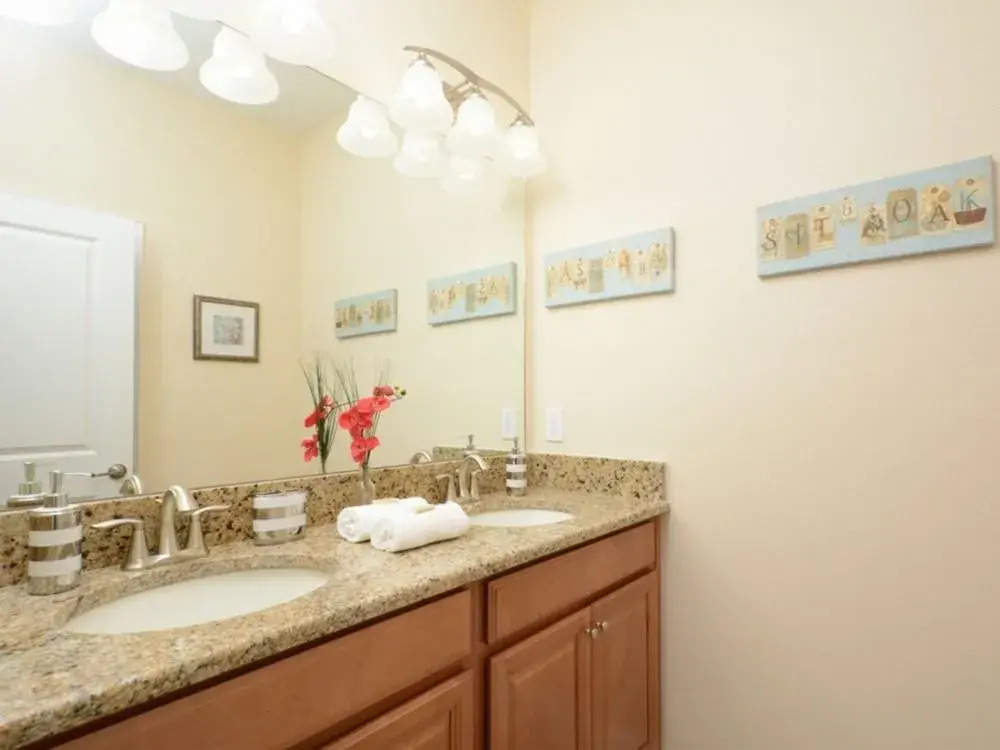 5 Bedroom Townhouse at Storey Lake 66543 by RedAwning