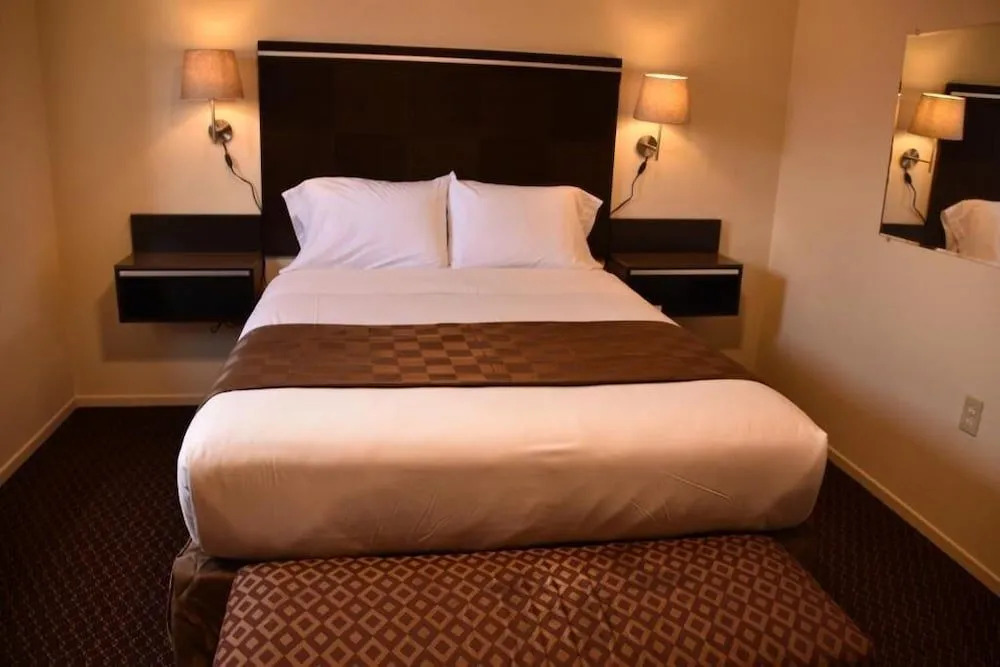 Baycities Motel