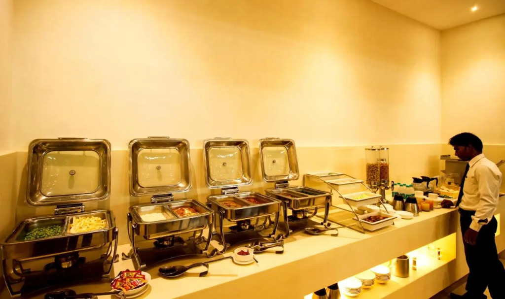 Hotel Le Roi Raipur at Raipur Railway Station