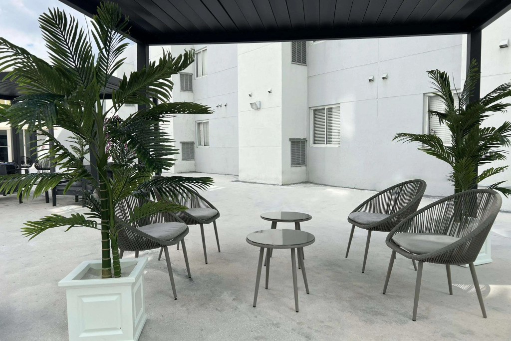 Nuvo Suites Hotel - Miami Doral