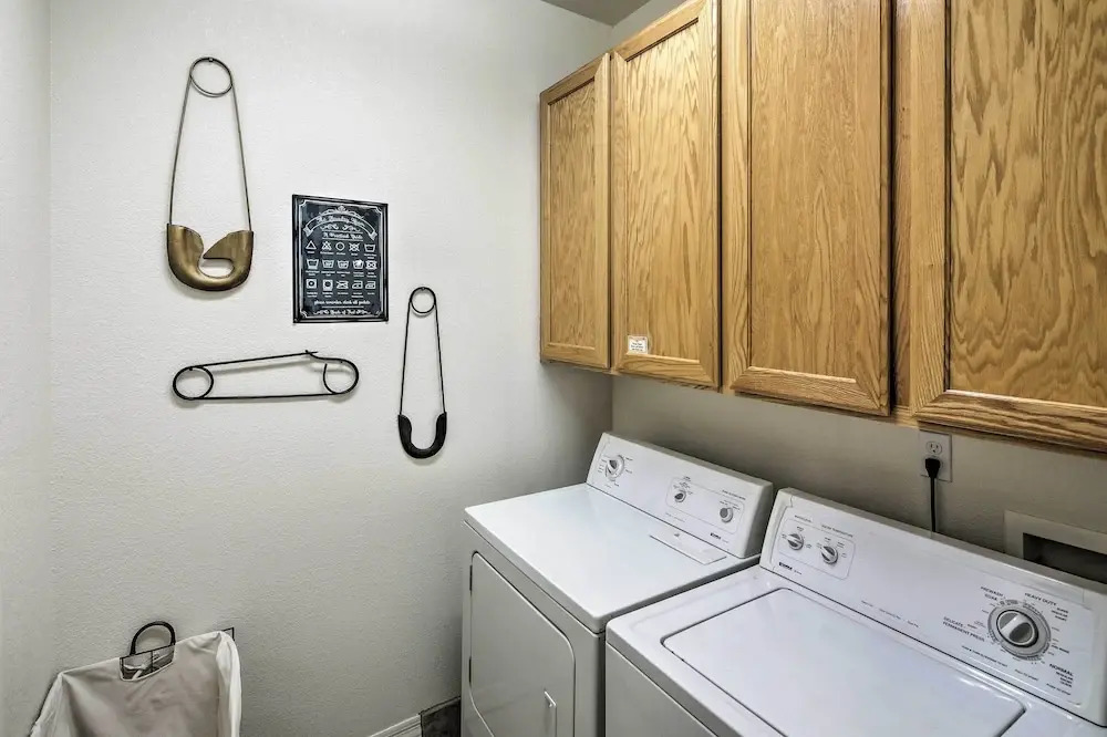 Elegant Lake Havasu Getaway w/ Pool - 3 Mi to Lake
