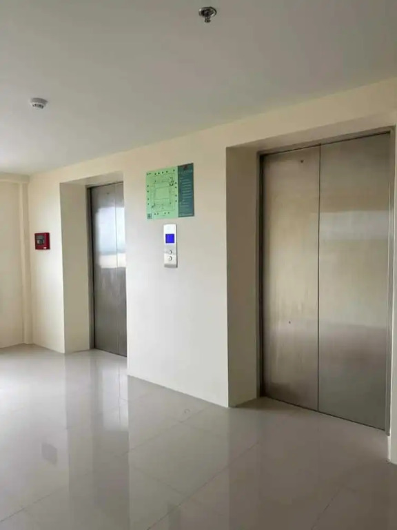 Fullerton Suites