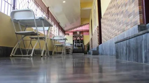 Zero to One stay - Hotel Khandroling (HKL)