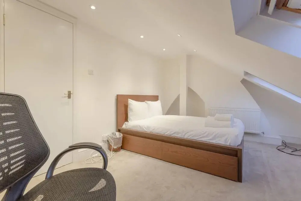 Cozy Charming 3 Bedroom House in Hammersmith