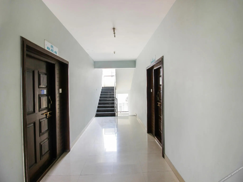 OYO 14500 Hotel Yesmark Gachibowli