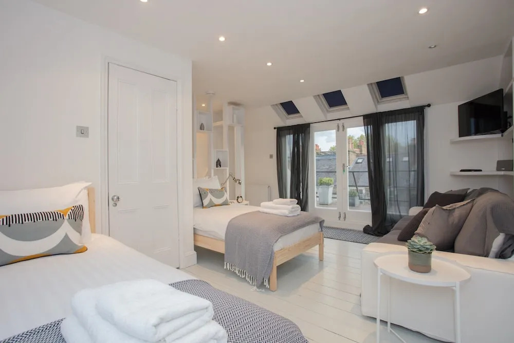 4 Bedroom House Next to Primrose Hill