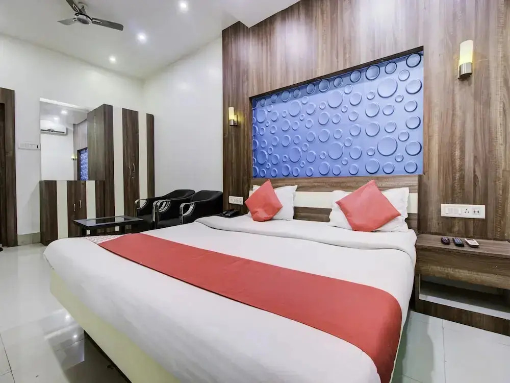 Savoy Hotel By OYO Rooms