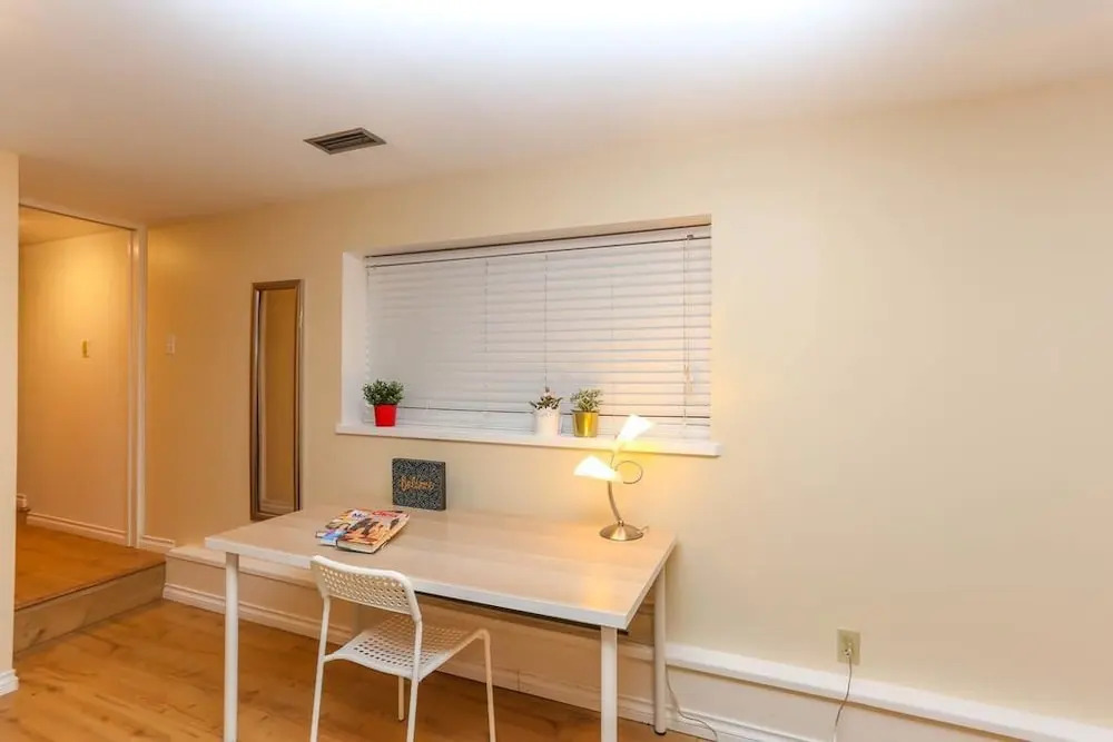 2bdr Suite UBC by Elevate Rooms