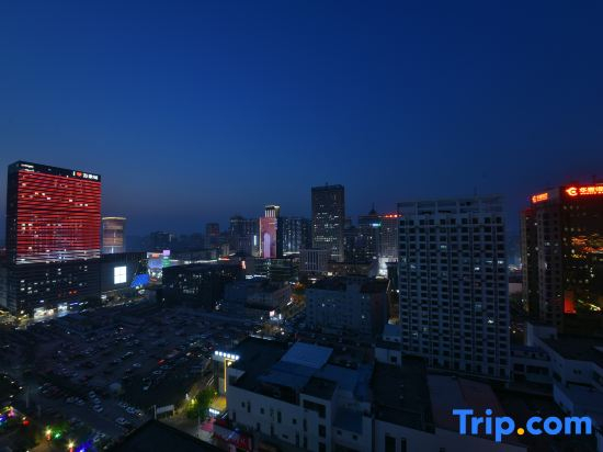 Ye Yuchen E-sports Movie Hotel (Xinbai Plaza MixC Store)