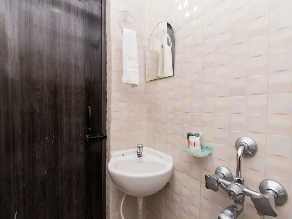 OYO 9312 Bharat Apartment