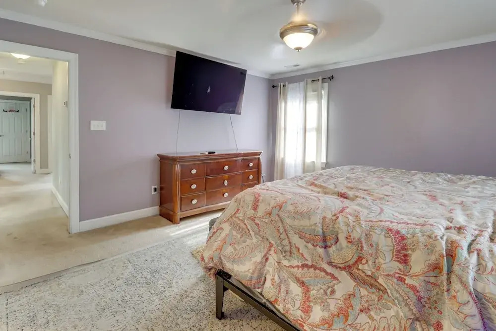 Centrally Located Hampton Roads Home w/ Game Room!