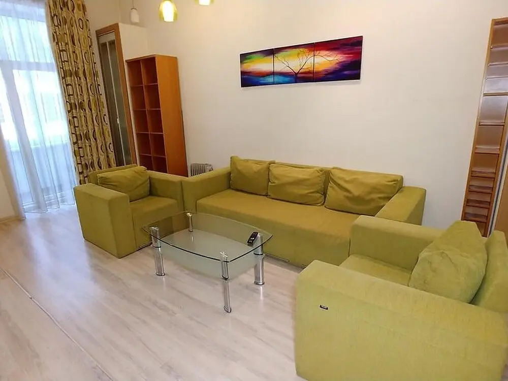 Two Bedrooms 13 Baseina Str Centre Near Guliver