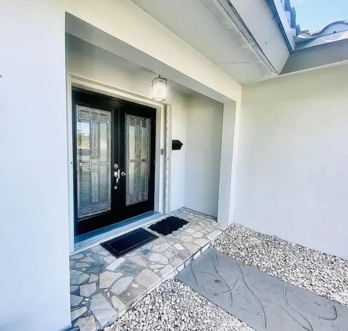 XL Fully Loaded 4Br 3BA Close to Beach & Downtown
