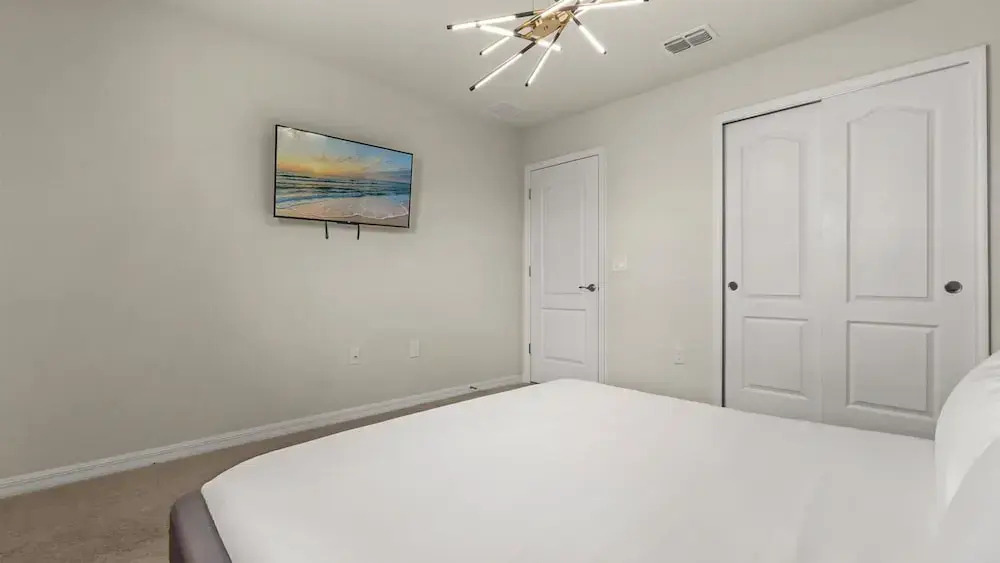 Upstay - Pool & Hot Tub Heating, Epic Games Room