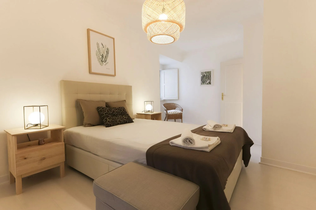 Alfama Cozy Studios by Get Your Stay