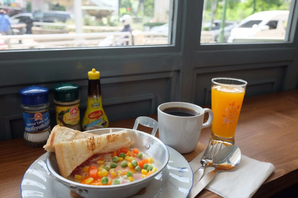 The Quarter Bangkok Poshtel & Coworking - Hostel