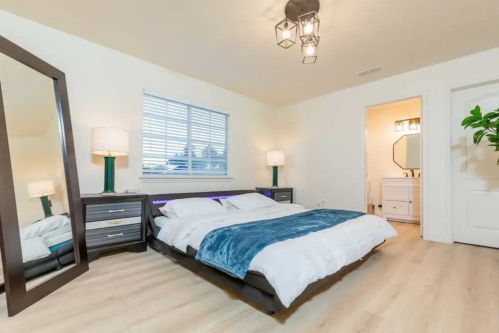 Elegant Pasadena Retreat Prime Comfort Awaits