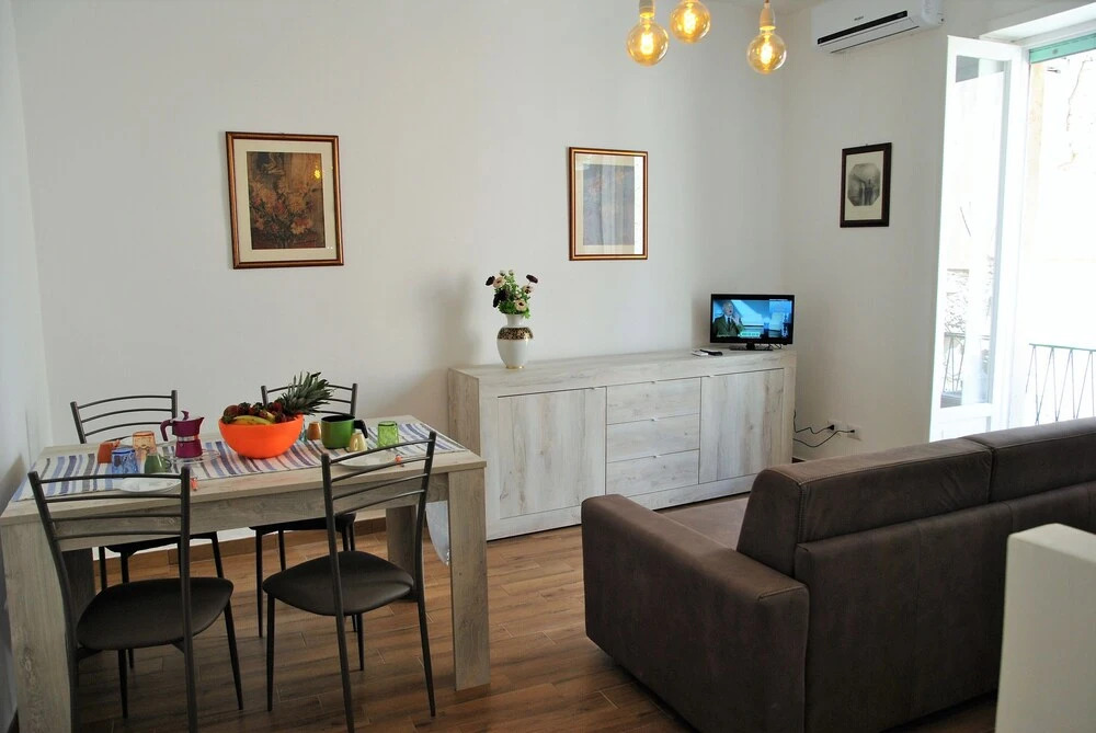 Happiness House two Steps Away to the Beach of Gaeta