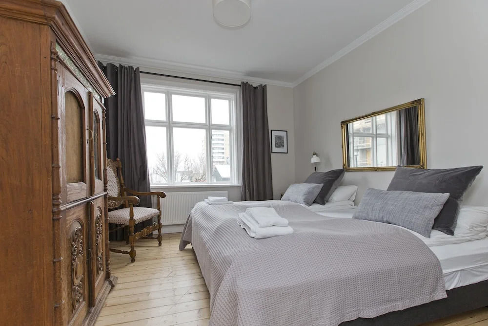 Thomsen Apartments