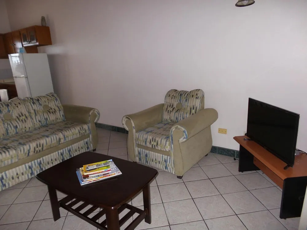 Caribbean Inn & Suites