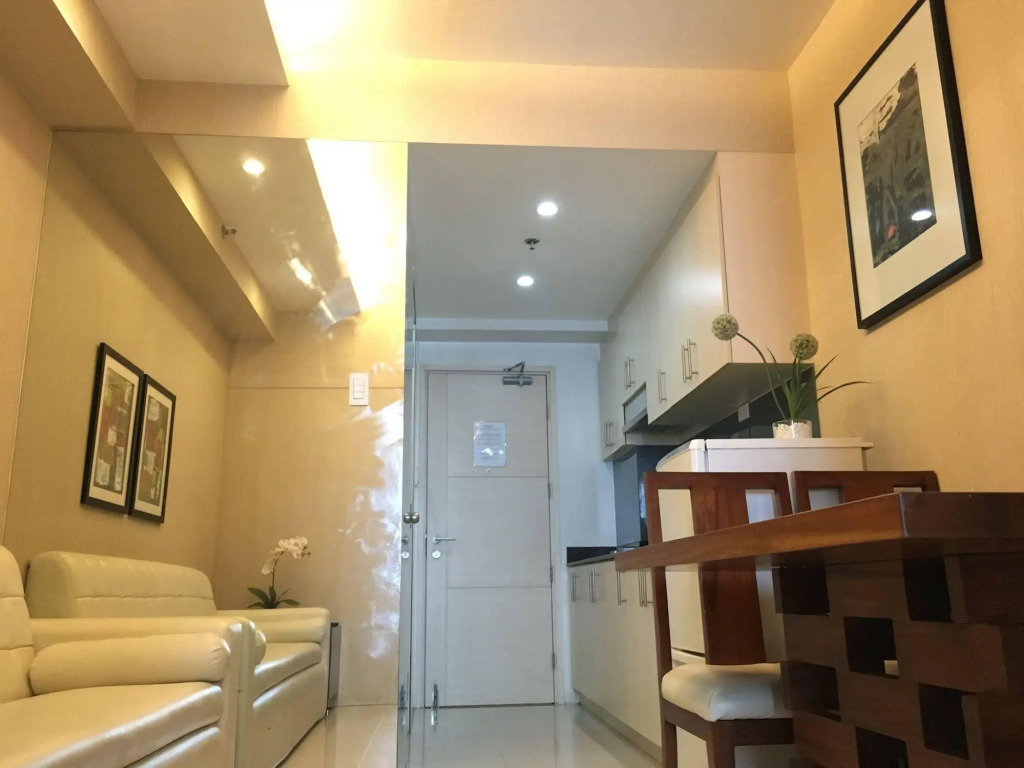 Premiere Haven MOA Staycation