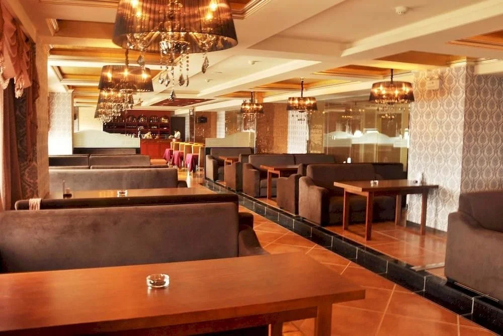 Yinlong Hotel