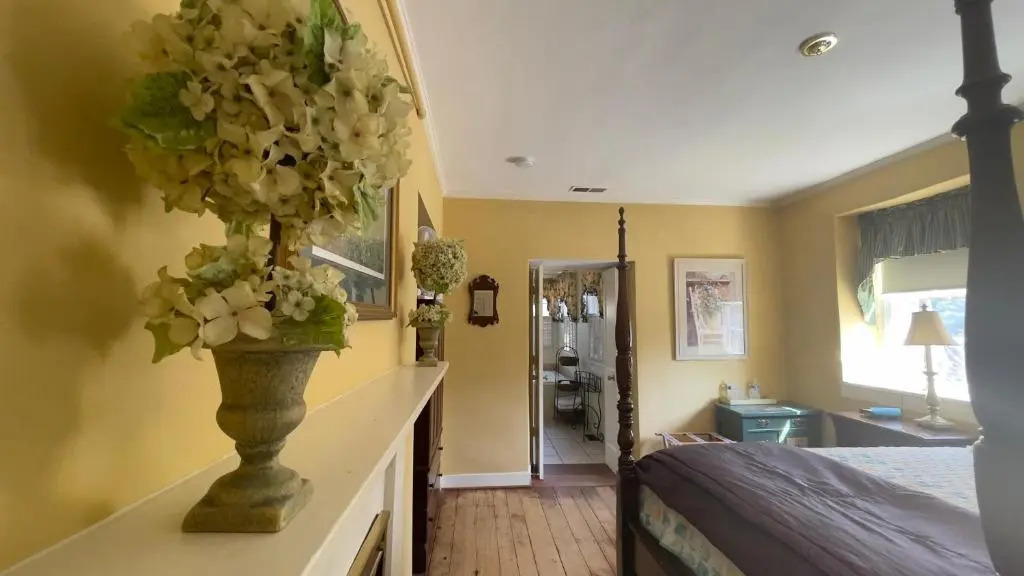 Wayside Inn Bed and Breakfast