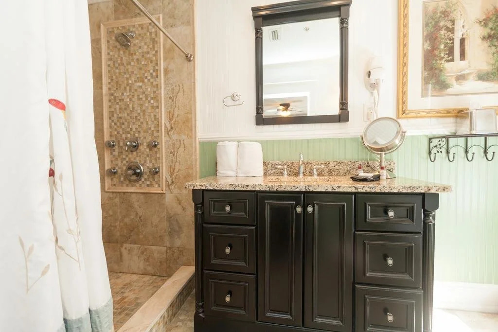 Inn on Charlotte Boutique Hotel