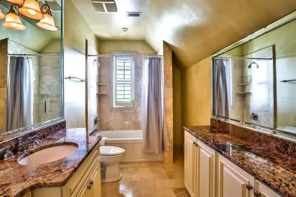 Dream Weaver 5 Bedroom Holiday Home by Five Star Properties