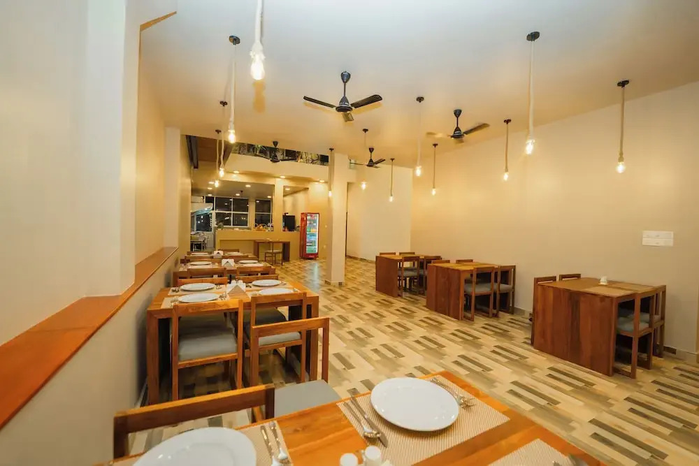 Emerald Resort Hikkaduwa