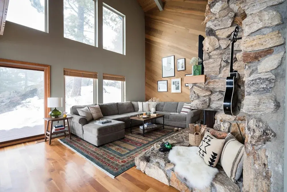 Juniper by Avantstay Incredible Mountainside Home w/ Incredible Lake Views!