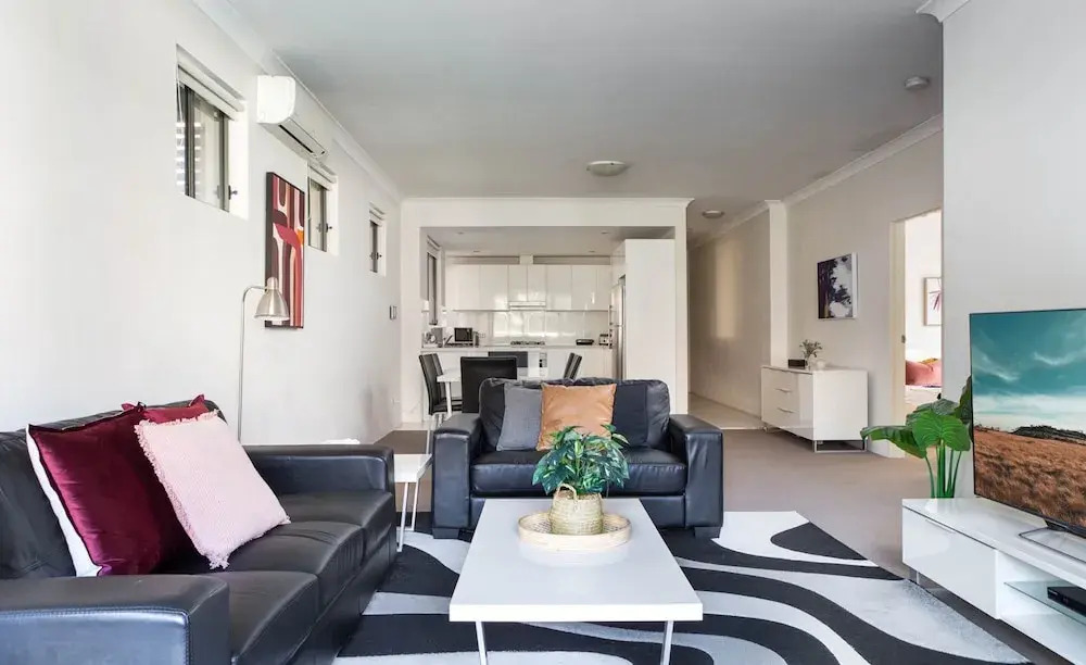 Spacious Two-bedroom Apartment Near Hospital