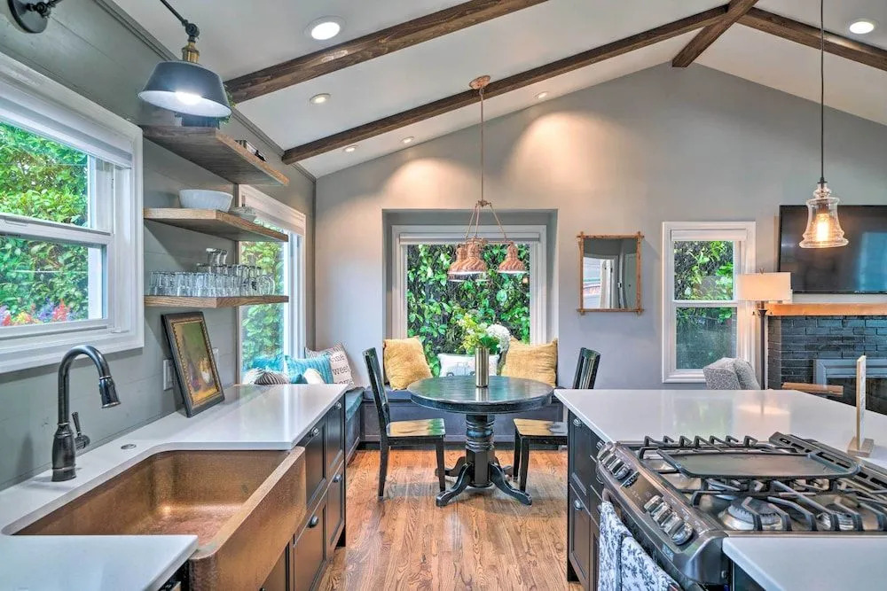 Chic Vancouver Cottage: 1 Mile to Main Street