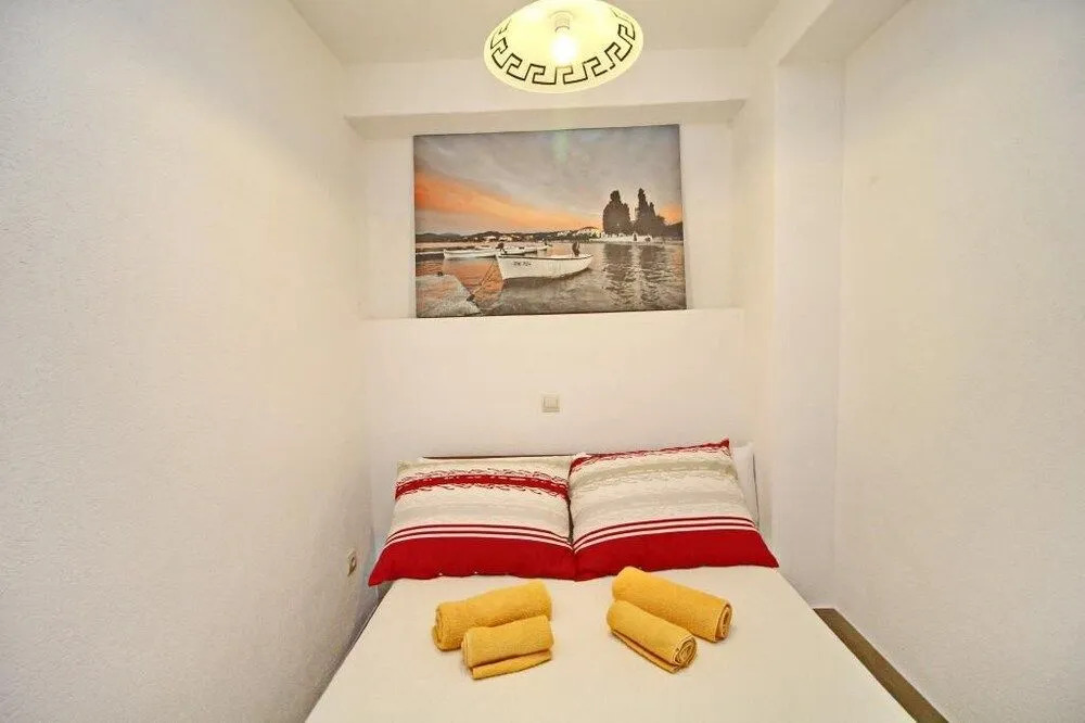 Apartment Happy
