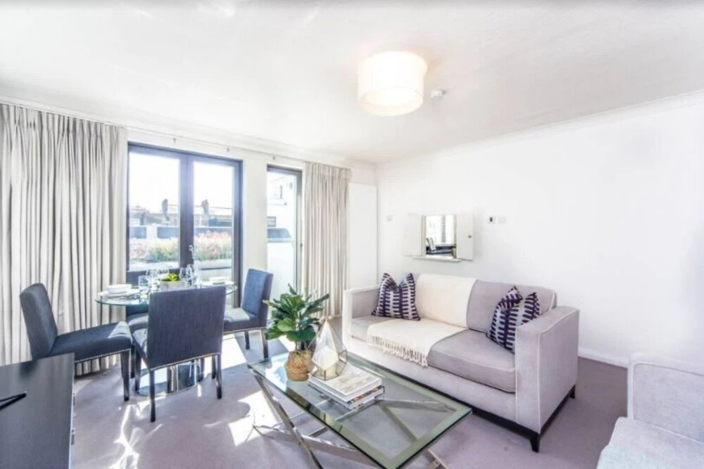 Bright 2 Bedroom Apartment In The Heart Of Chelsea
