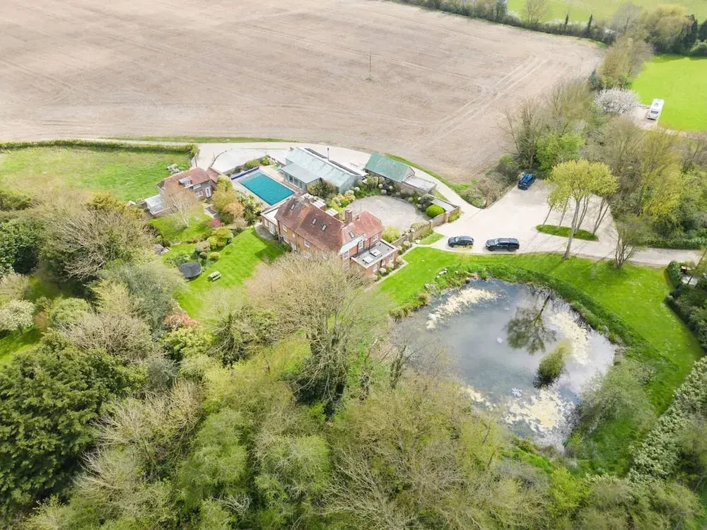 Amazing 5 BR Country Home Pool Gym Yoga Studio